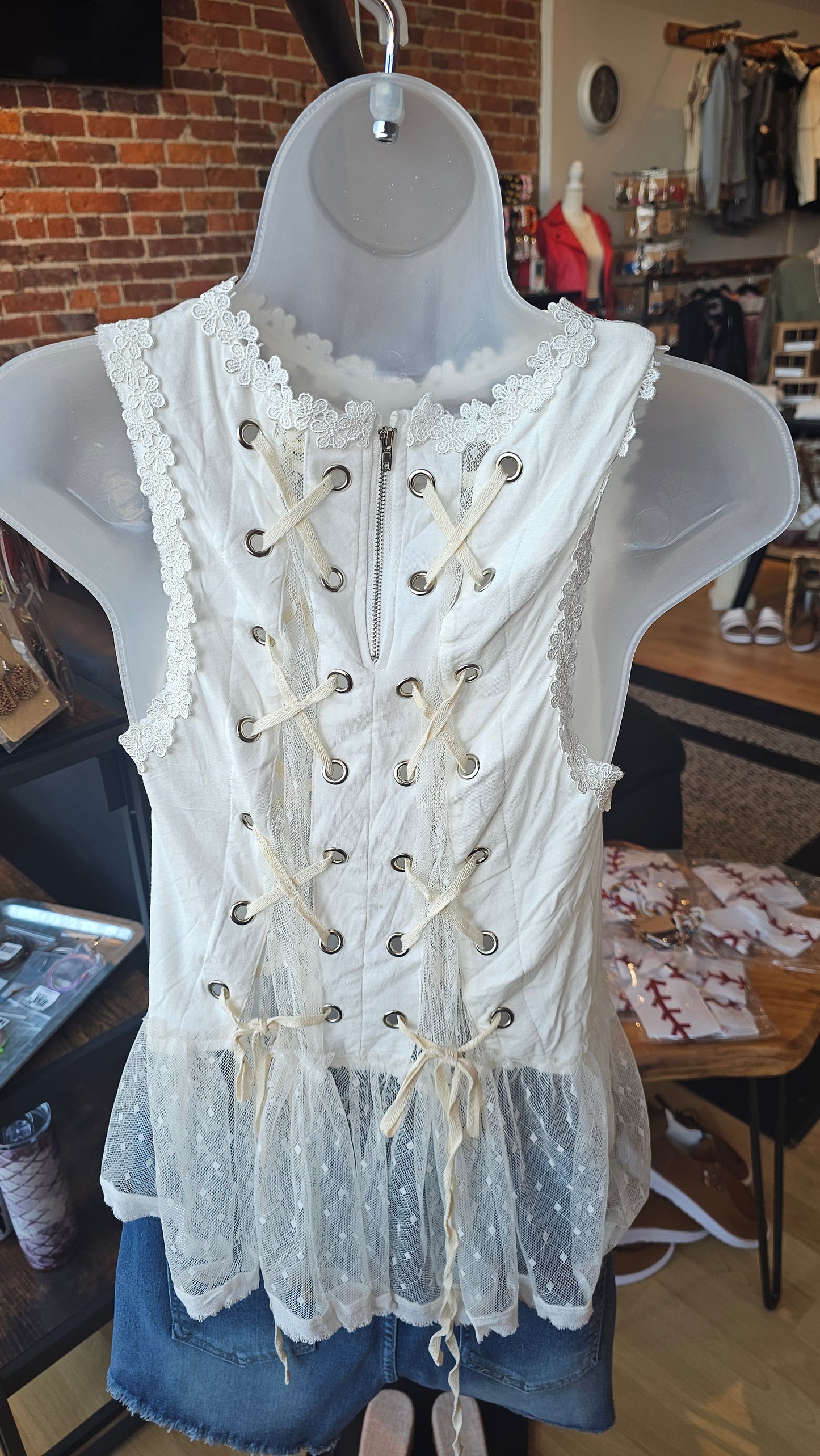 POL Sleeveless Lace Blouse