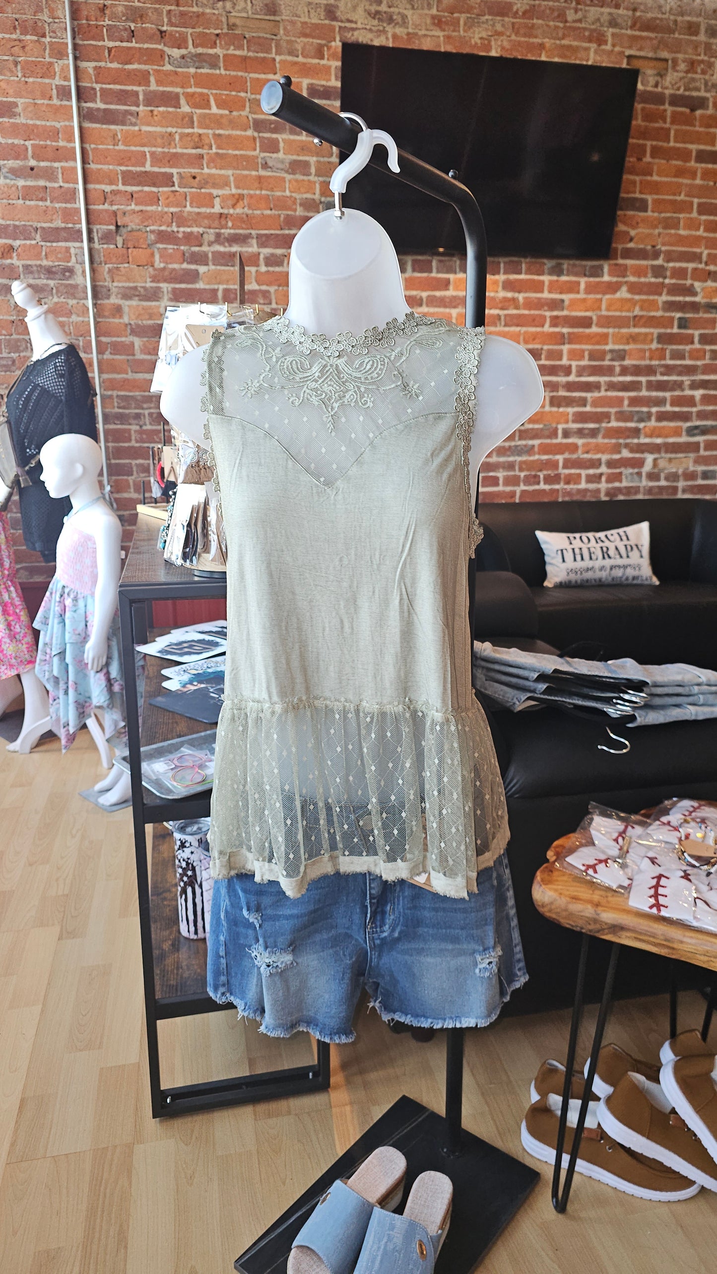 POL Sleeveless Lace Blouse