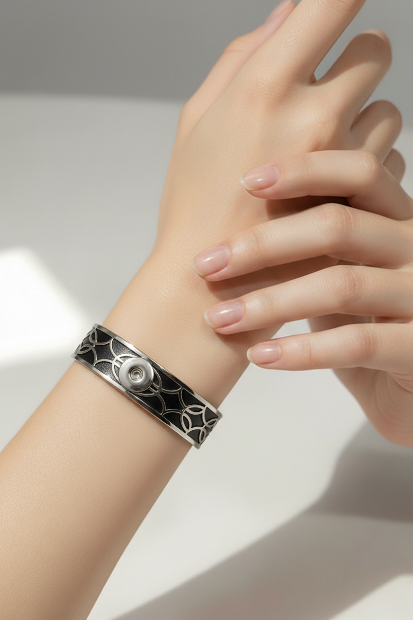 Lattice Silver Leather Snap Gem Cuff